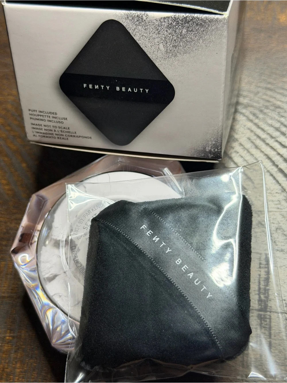 Fenty Beauty Set It Down Superfine Blurring Setting Powder - LAVENDER